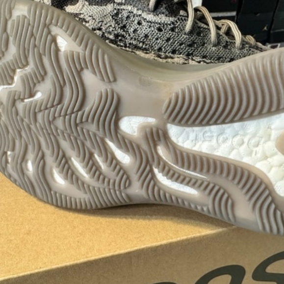 NWT Men's Adidas Yeezy Boost 380 Stone Salt - Picture 11 of 11